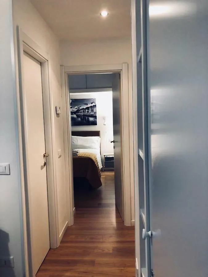 Florence Liberta Apartment With Balcony