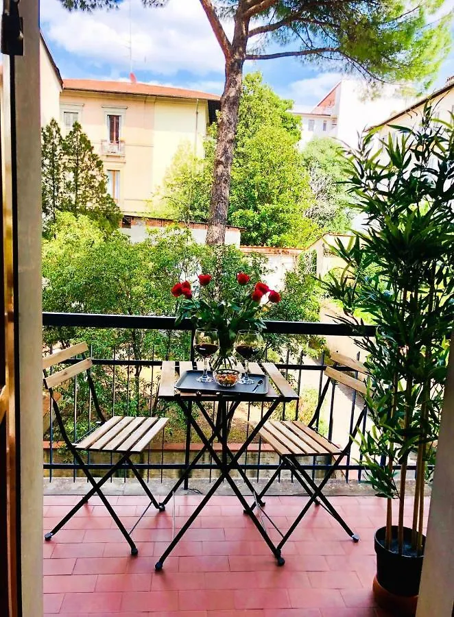 Florence Liberta Apartment With Balcony