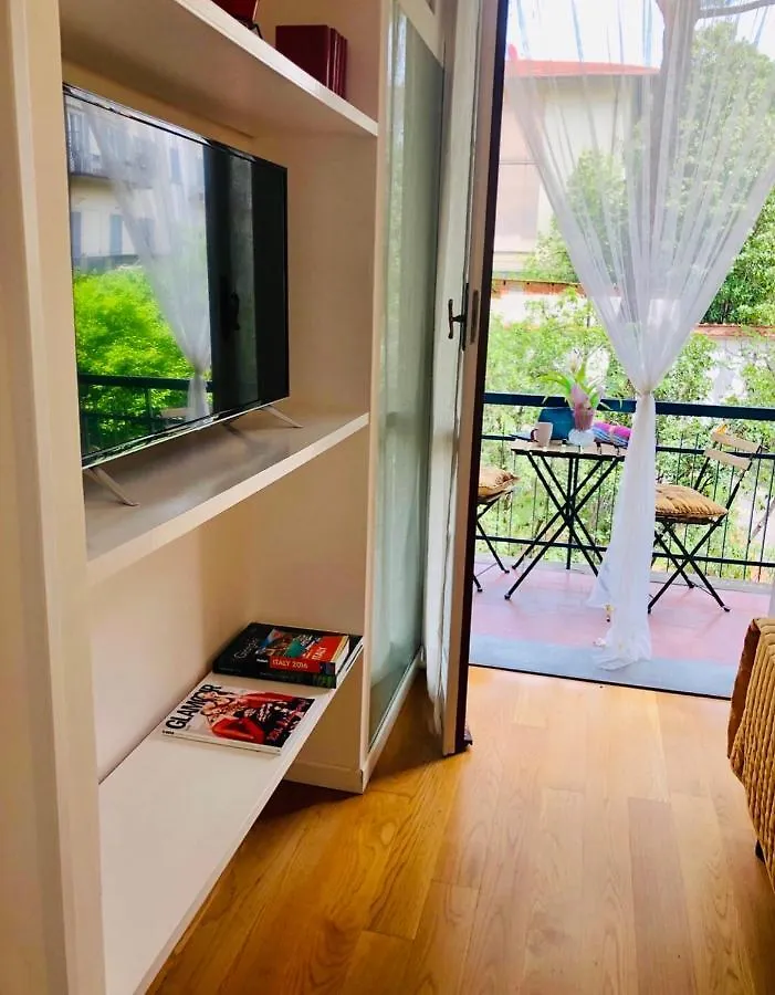 Florence Liberta Apartment With Balcony