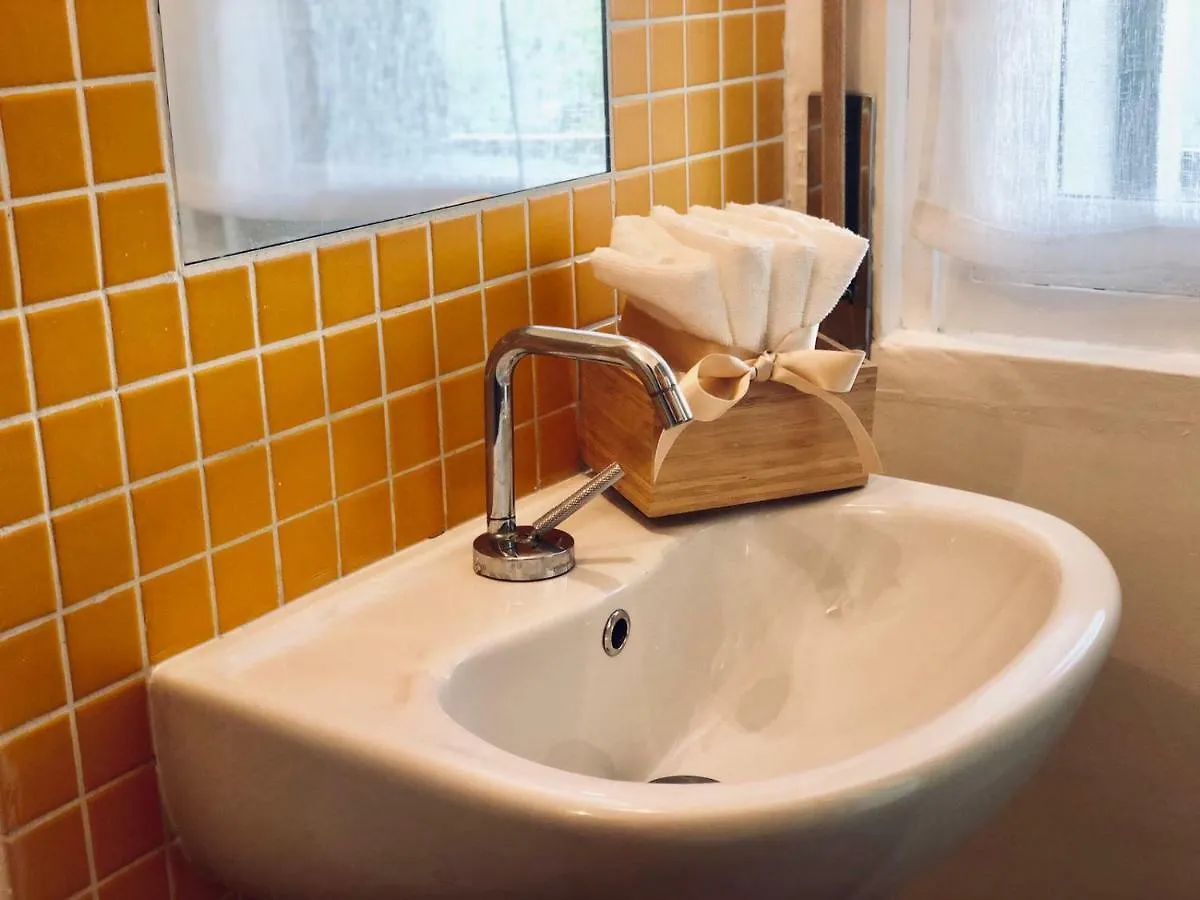 Florence Liberta Apartment With Balcony