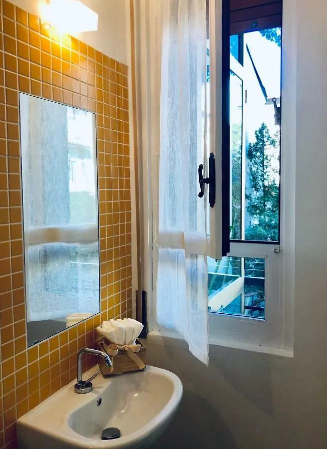 Florence Liberta Apartment With Balcony